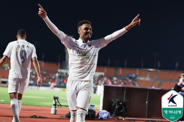 포항, 김천전 6연패 끝에 1-0 승리... 주닝요 프리킥골